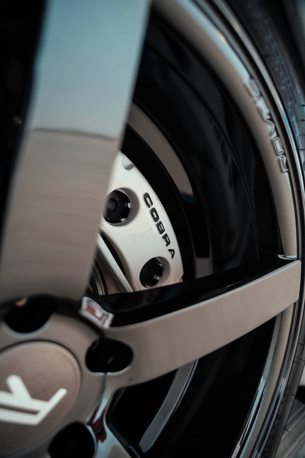 Black chrome Rovo Durban rims (Front: 18×9 Rear: 18×10.5)